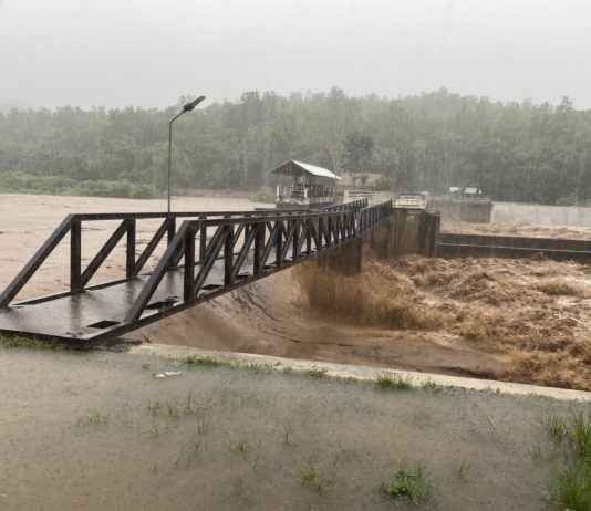 ชป.เร่งระบายน้ำท่วมเมืองเชียงใหม่ หลังเกิดฝนตกหนักในพื้นที่ครอบคลุมทั้งจังหวัด