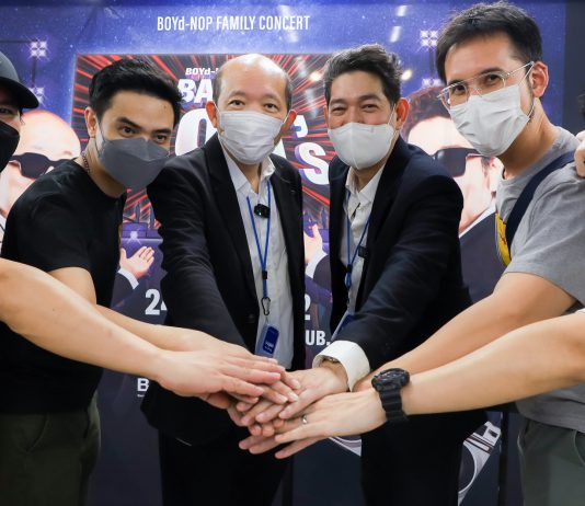 “บอย-นภ” แท็กทีม “บอย-ตรัย,โป้”เล่นดนตรีเปิดหมวกการกุศล จัดเต็มเพลงเพราะจุใจ