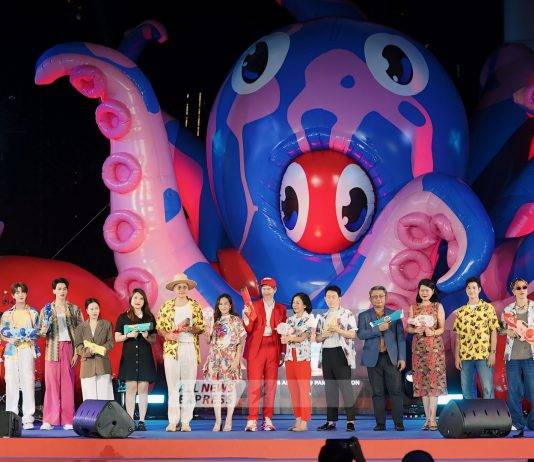 สยามพารากอน สาดความมันส์ ฉลองเทศกาลมหาสงกรานต์สุดยิ่งใหญ่ยกทัพศิลปินแถวหน้าของเมืองไทยกว่า 100 ชีวิต มอบความสนุกทั่วทุกพื้นที่ นำทีมโดย “มาริโอ้ เมาเร่อ” และ “บิวกิ้น- พุฒิพงศ์ อัสสรัตนกุล” ระหว่าง 9-16 เม.ย.ศกนี้ ณ สยามพารากอน