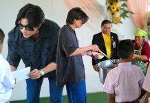 พระเอกสายบุญของแทร่! “กลัฟ” มอบห้องน้ำให้น้องในโรงเรียนที่ห่างไกล