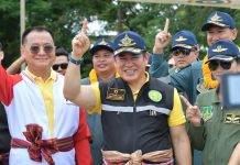 รมว.ธรรมนัสฯ นำทีมกระทรวงเกษตรลงพื้นที่แก้ปัญหาข้าวหอมมะลิทุ่งกุลาร้องไห้ ยกระดับชีวิตพี่น้องเกษตรกรถิ่นเมืองช้าง