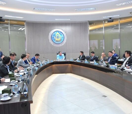 “ภูมิธรรม” นำทีม ติดตามสถานการณ์น้ำภาคเหนือ จับมือทุกหน่วยงานร่วมกันแก้ไขปัญหาอุทกภัย