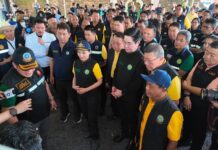 3 รัฐมนตรีเกษตรฯ ล่องใต้ให้กำลังใจชาวเมืองคอน มอบถุงยังชีพบรรเทาทุกข์