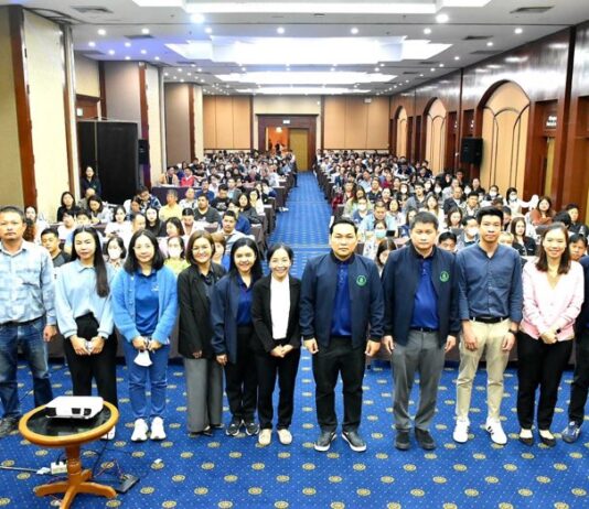 มกอช. เดินสายติวเข้ม ผู้เลี้ยงไก่ไข่ ผู้ประกอบการฟาร์มไก่ไข่ เสริมความรู้มาตรฐาน GAP พร้อมออกหน่วยบริการเคลื่อนที่รับคำขอใบอนุญาต ยกระดับสู่มาตรฐานบังคับฟาร์มไก่ไข่