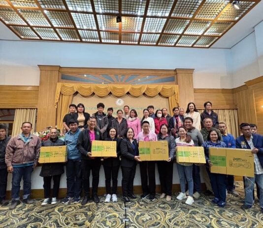 มกอช. เดินสายเติมความรู้การใช้ระบบ QR Trace on Cloud- DGTFarm ให้เกษตรกรแม่ฮ่องสอน สร้างความเชื่อมั่นผู้บริโภค เพิ่มช่องทางจำหน่ายในรูปแบบออนไลน์ พร้อมตรวจเยี่ยมบริษัทแปรรูปสินค้าเกษตร พัฒนาโรงงานสู่มาตรฐาน GMP