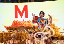 “กลัฟ คณาวุฒิ” โชว์เชิดมังกรเบิกฤกษ์ศักราชใหม่ ‘ตรุษจีน’ ปีมะเส็ง เฮงมาหา ในงาน THE MALL LIFESTORE JOY LUCK LOVE CHINESE NEW YEAR 2025