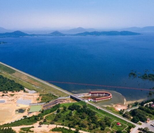 มีนาแล้ว มีแพลนเที่ยวกันหรือยัง? กรมชลฯ ชวนเที่ยว 5 อ่างเก็บน้ำสุดชิล เล่นน้ำก็ได้ พักใจก็ดี ที่สายเที่ยวต้องห้ามพลาด!