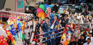 คิง เพาเวอร์ ฉลองมหาสงกรานต์สุดยิ่งใหญ่ ในงาน “อภิมหาสงกรานต์รางน้ำTHE JOY OF THAI ตะลุยสุข สนุกไทย”รวมมิตร อภิ ‘มาหา’ ความมันส์” จัดเต็มมหกรรมความบันเทิง ตั้งแต่วันนี้ถึงวันที่ 14 เม.ย. นี้