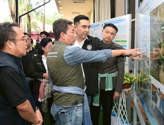 รมช.เกษตรฯ ลงพื้นที่หนองบัวลำภู ติดตามการขับเคลื่อนภาคเกษตร พร้อมผลักดันโครงการบริหารจัดการน้ำช่วยเหลือเกษตรกร