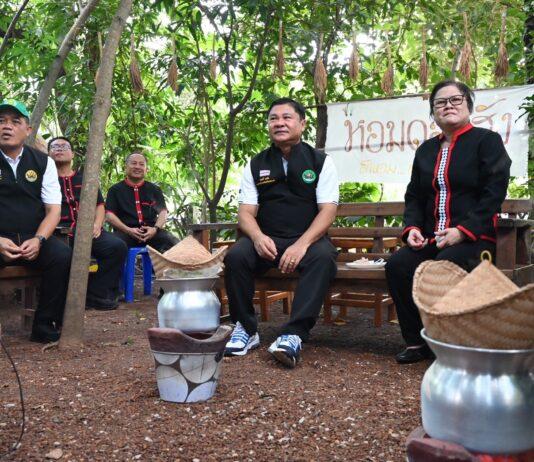“ข้าวหอมดอกฮัง” พันธุ์ข้าวหายากแห่งเมืองสกลนคร ชาวบ้านรวมกลุ่มอนุรักษ์พันธุ์ข้าวพื้นเมืองพร้อมแปรรูปเพิ่มมูลค่า สร้างรายได้สู่ชุมชน
